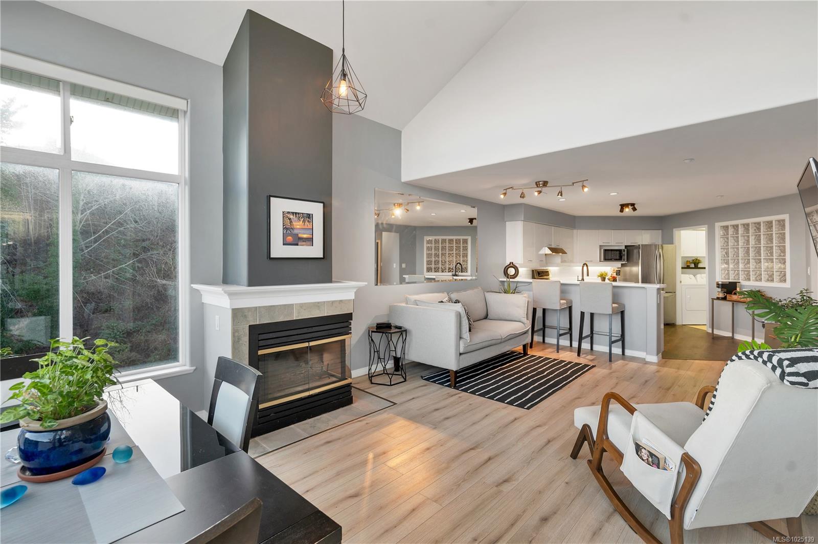 350 Island Hwy S # 407