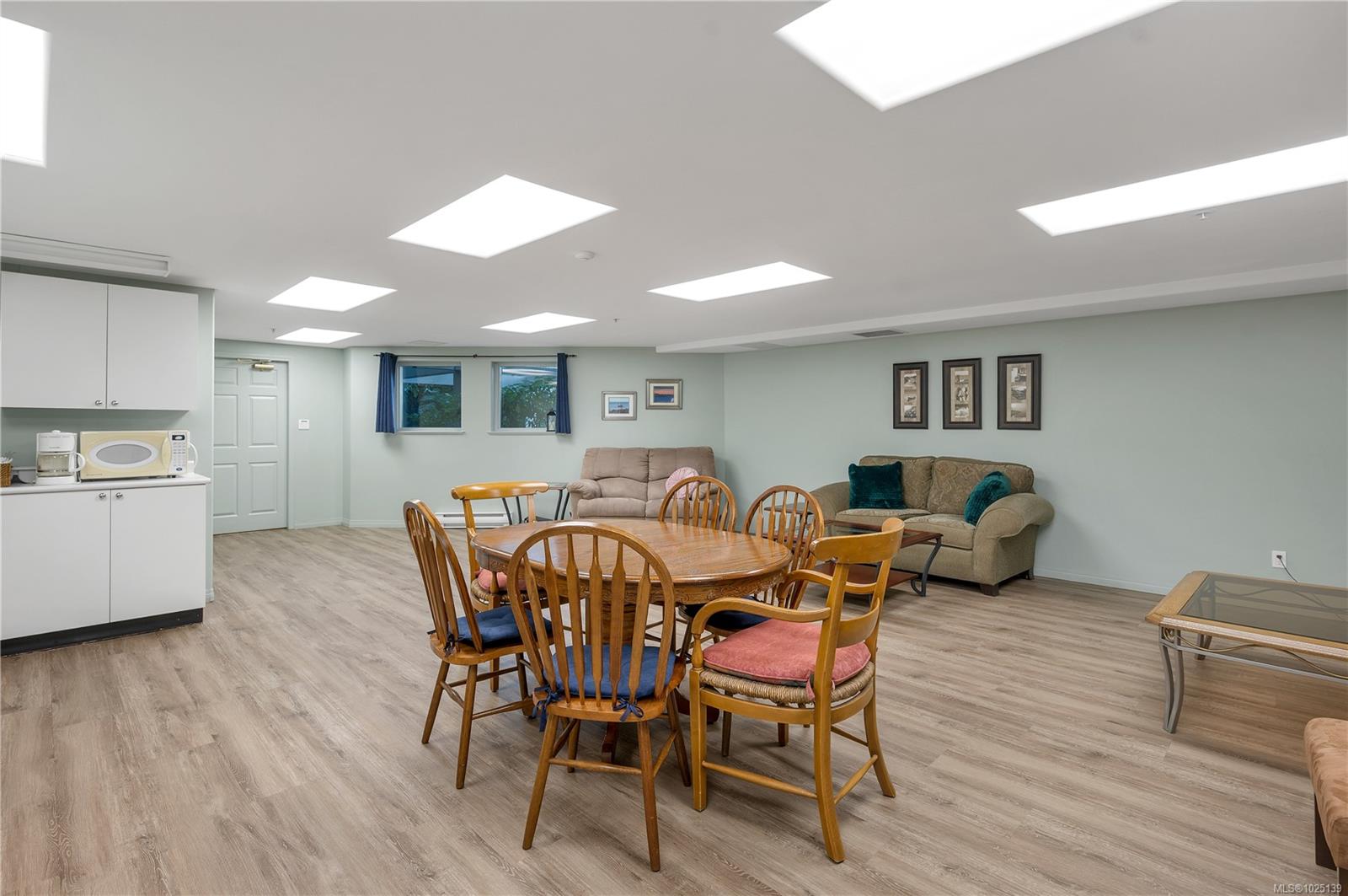 350 Island Hwy S # 407