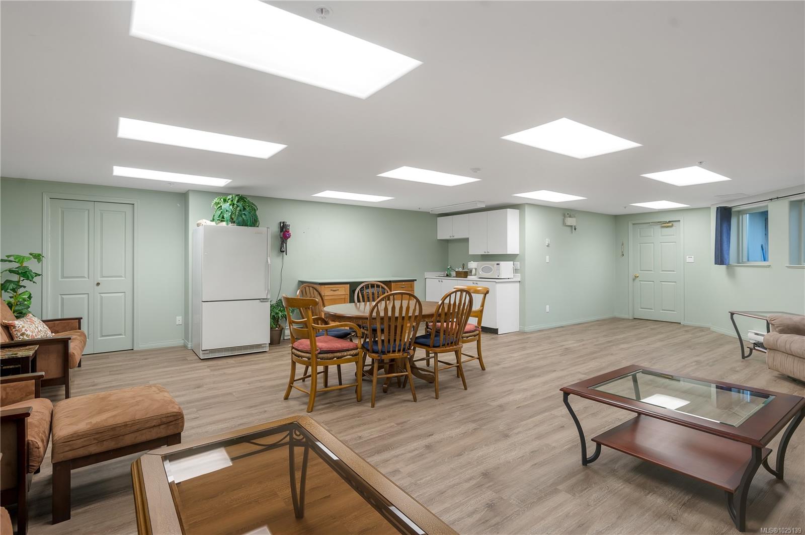 350 Island Hwy S # 407