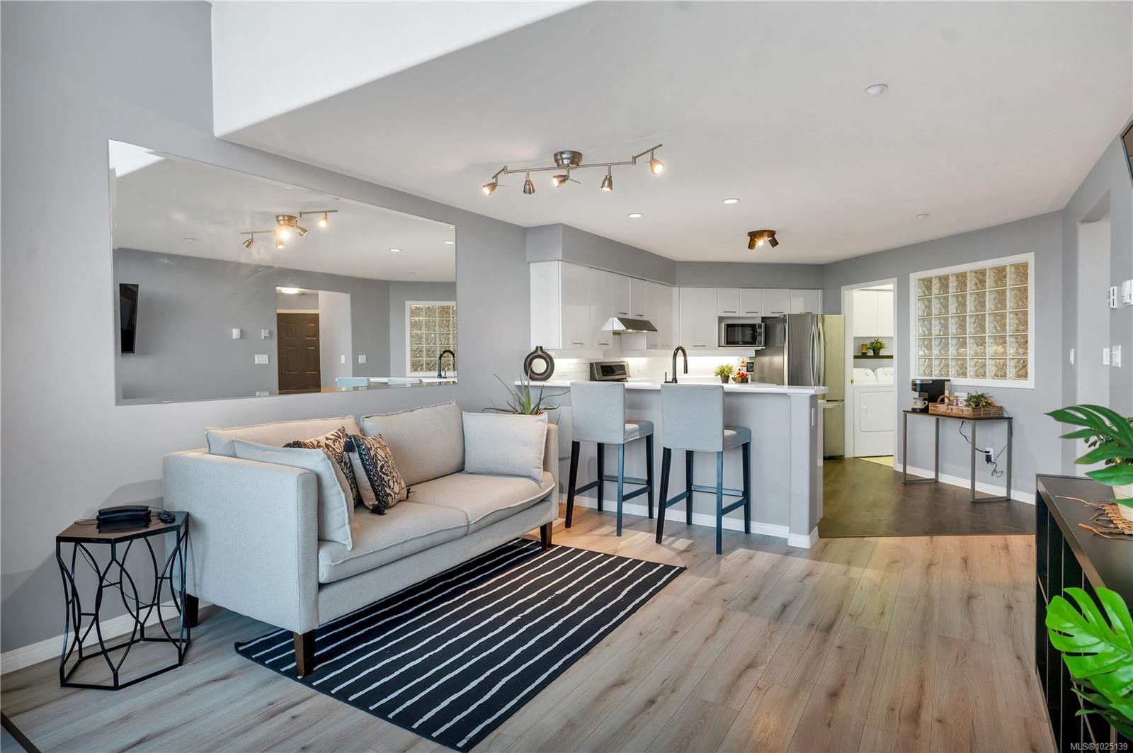 350 Island Hwy S # 407