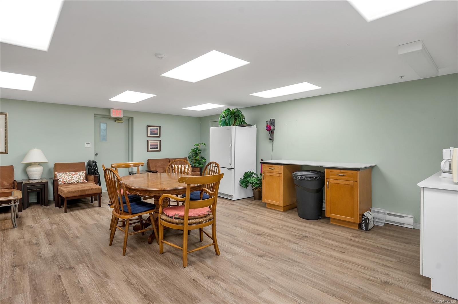 350 Island Hwy S # 407