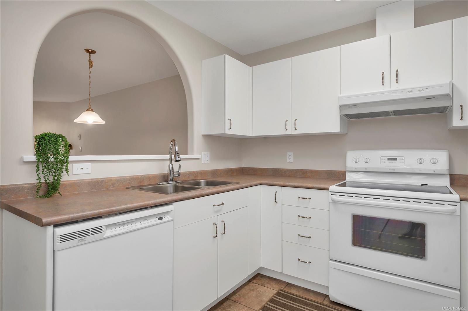 396 Harrogate Rd # 11