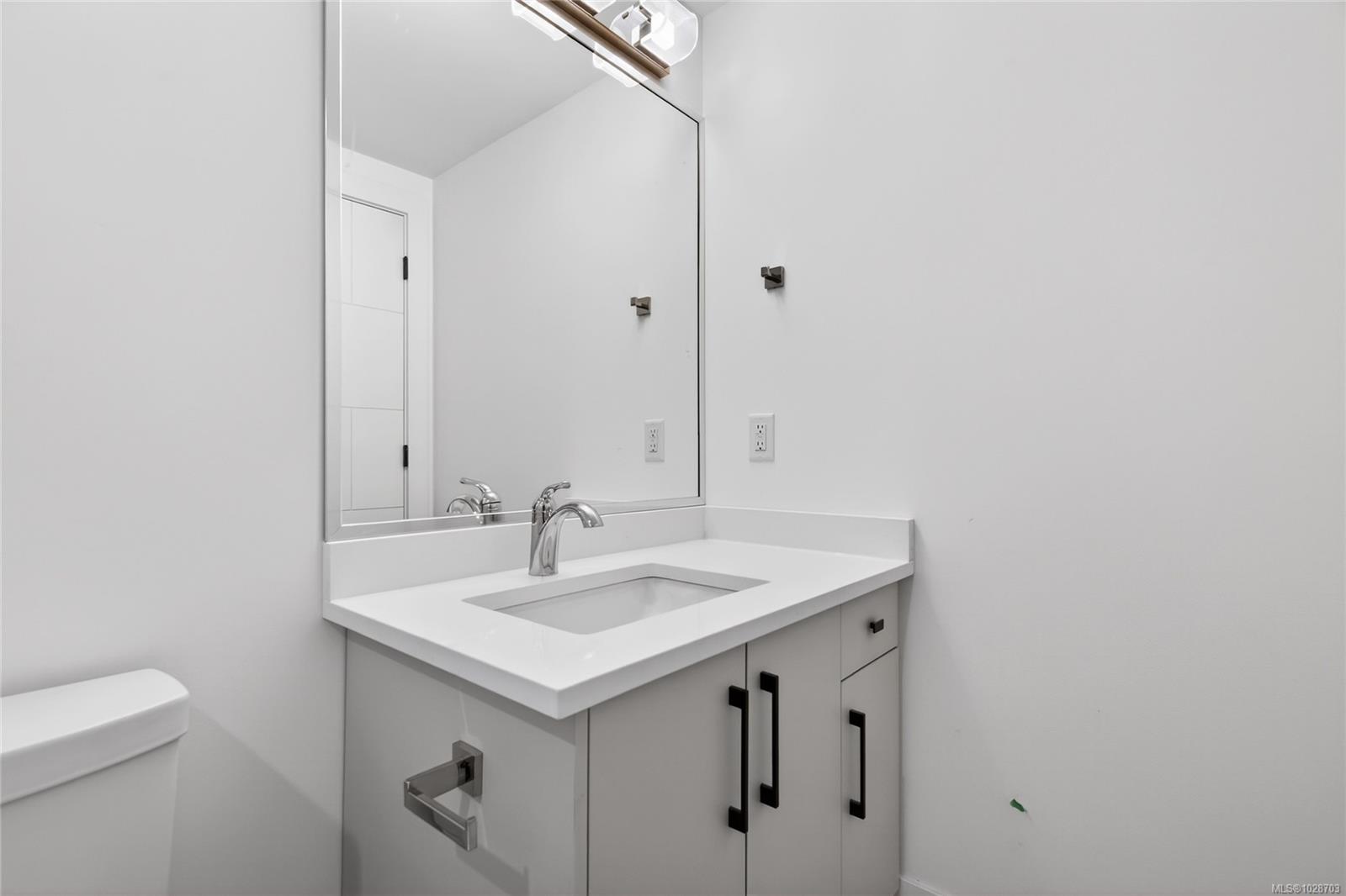 704 Beaver Creek Blvd #3