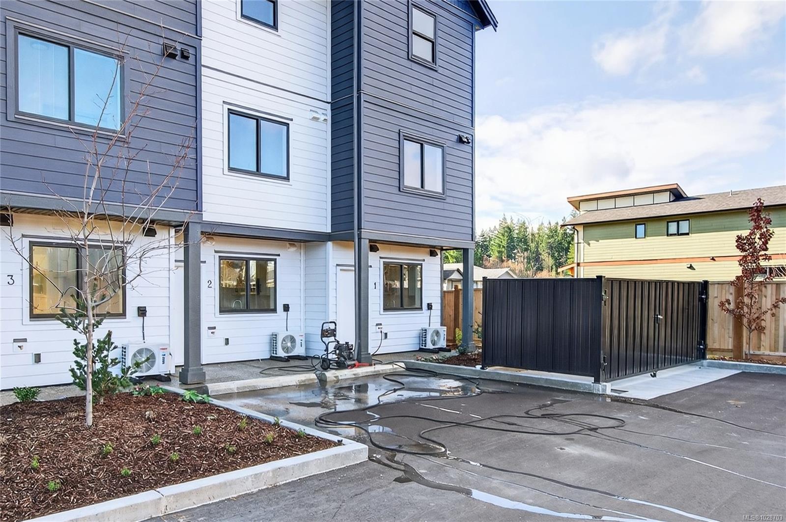 704 Beaver Creek Blvd #3