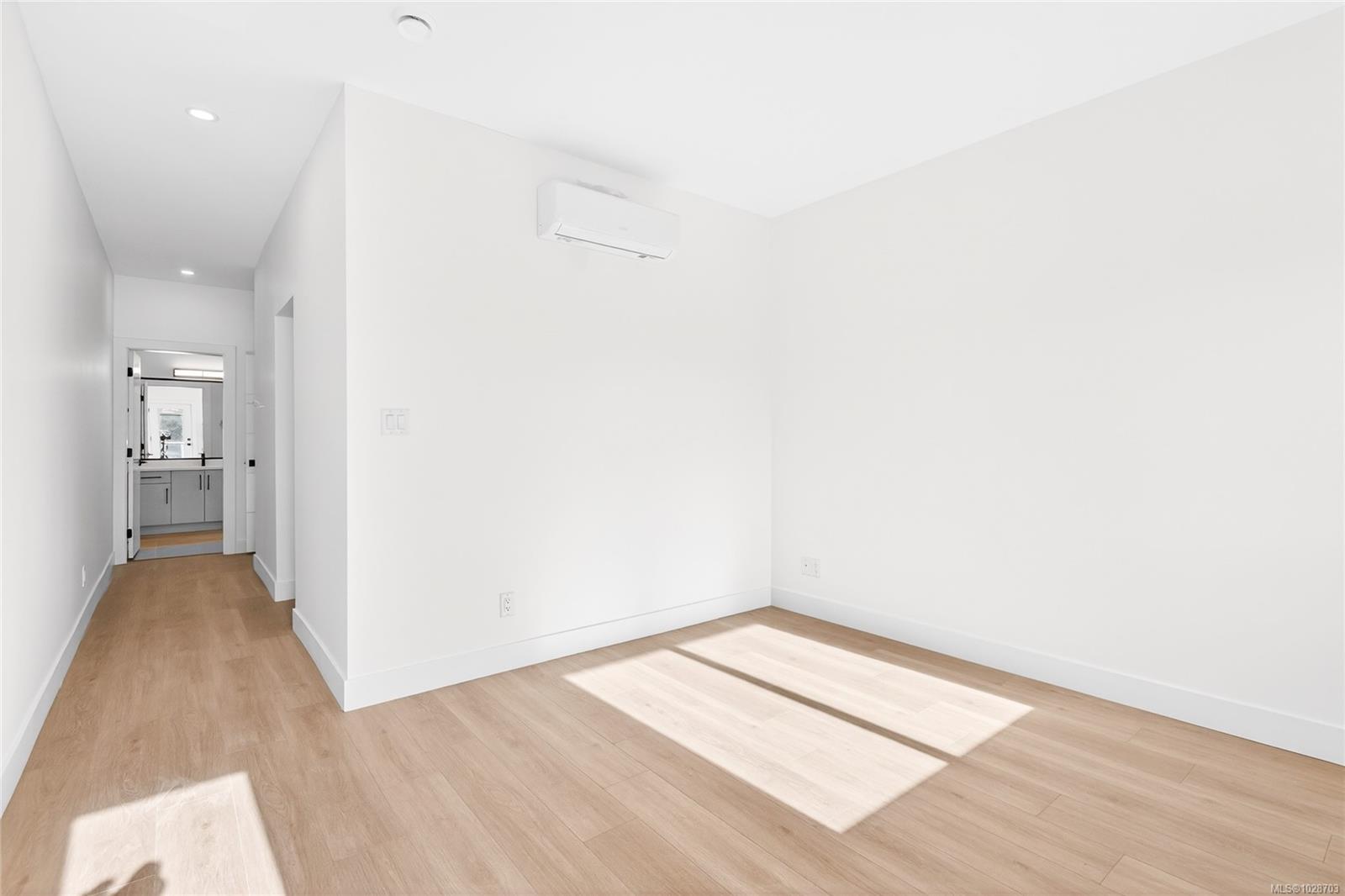 704 Beaver Creek Blvd #3