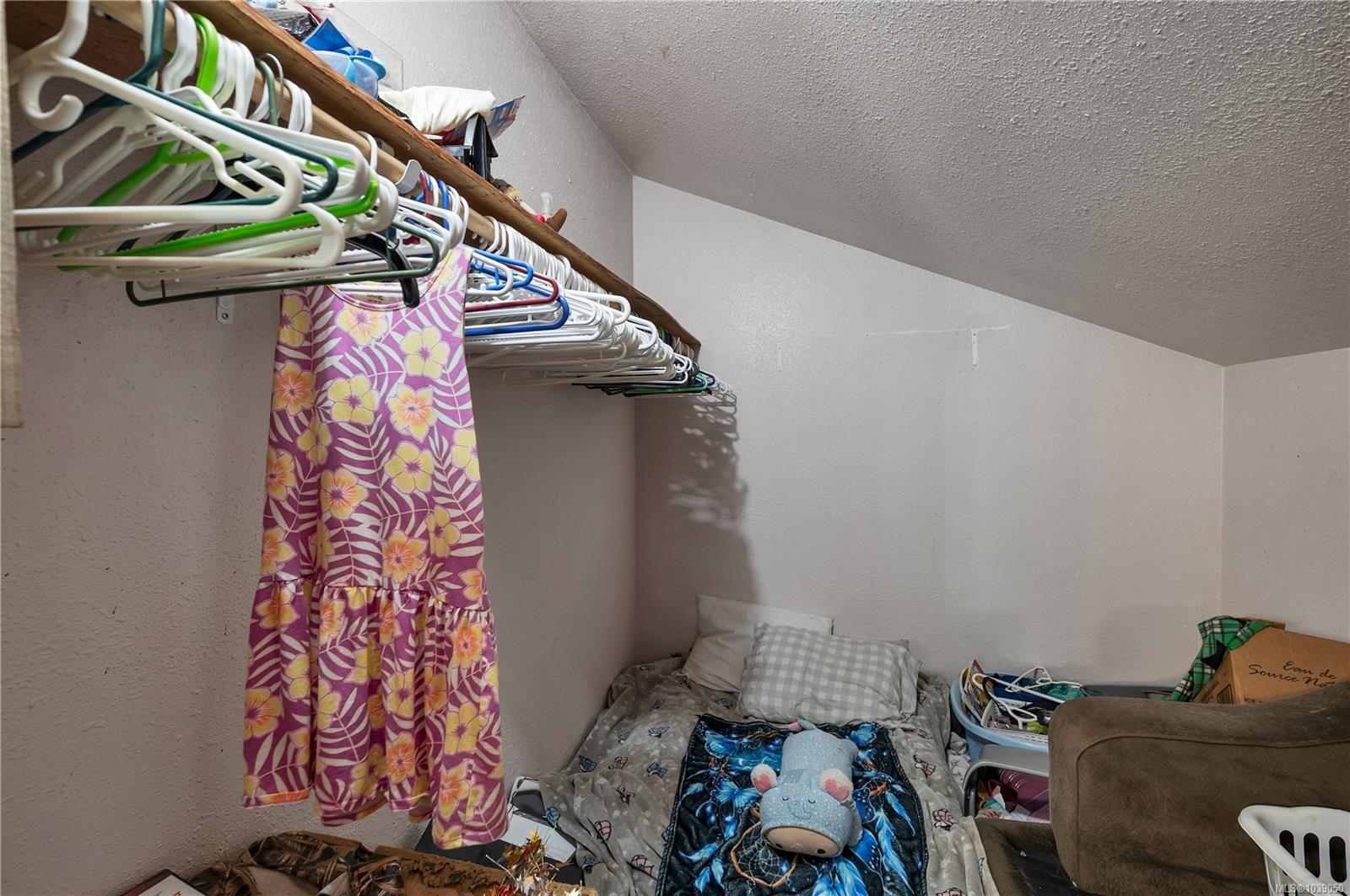 1376 Hooley Rd
