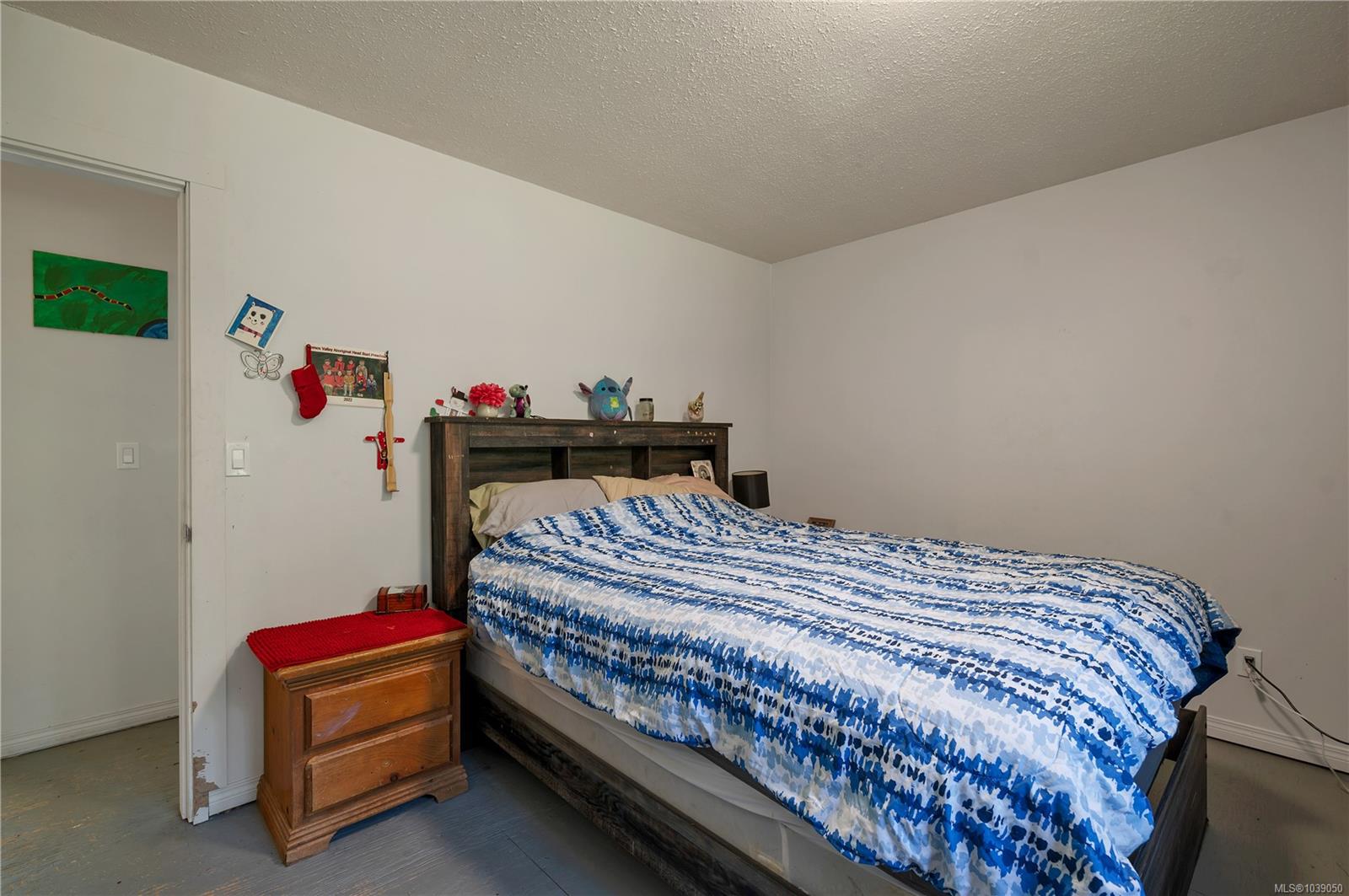 1376 Hooley Rd