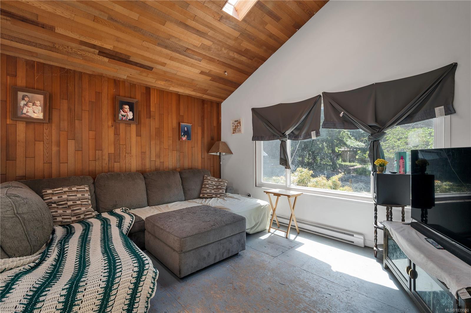 1376 Hooley Rd