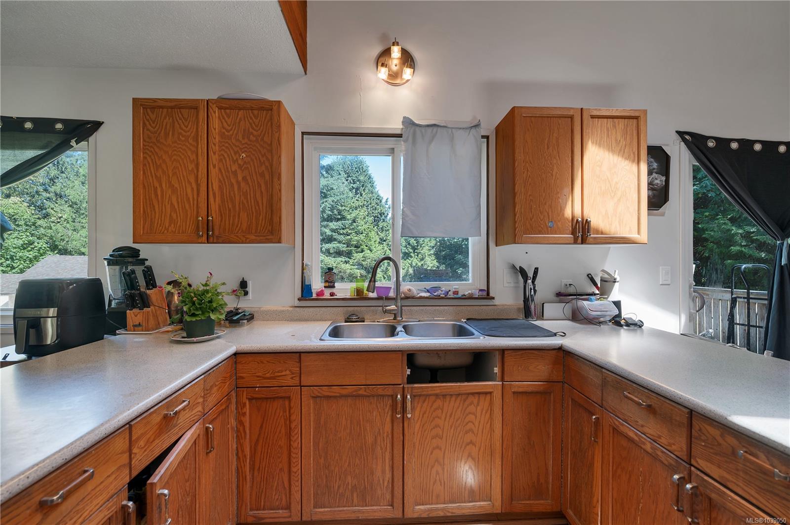 1376 Hooley Rd