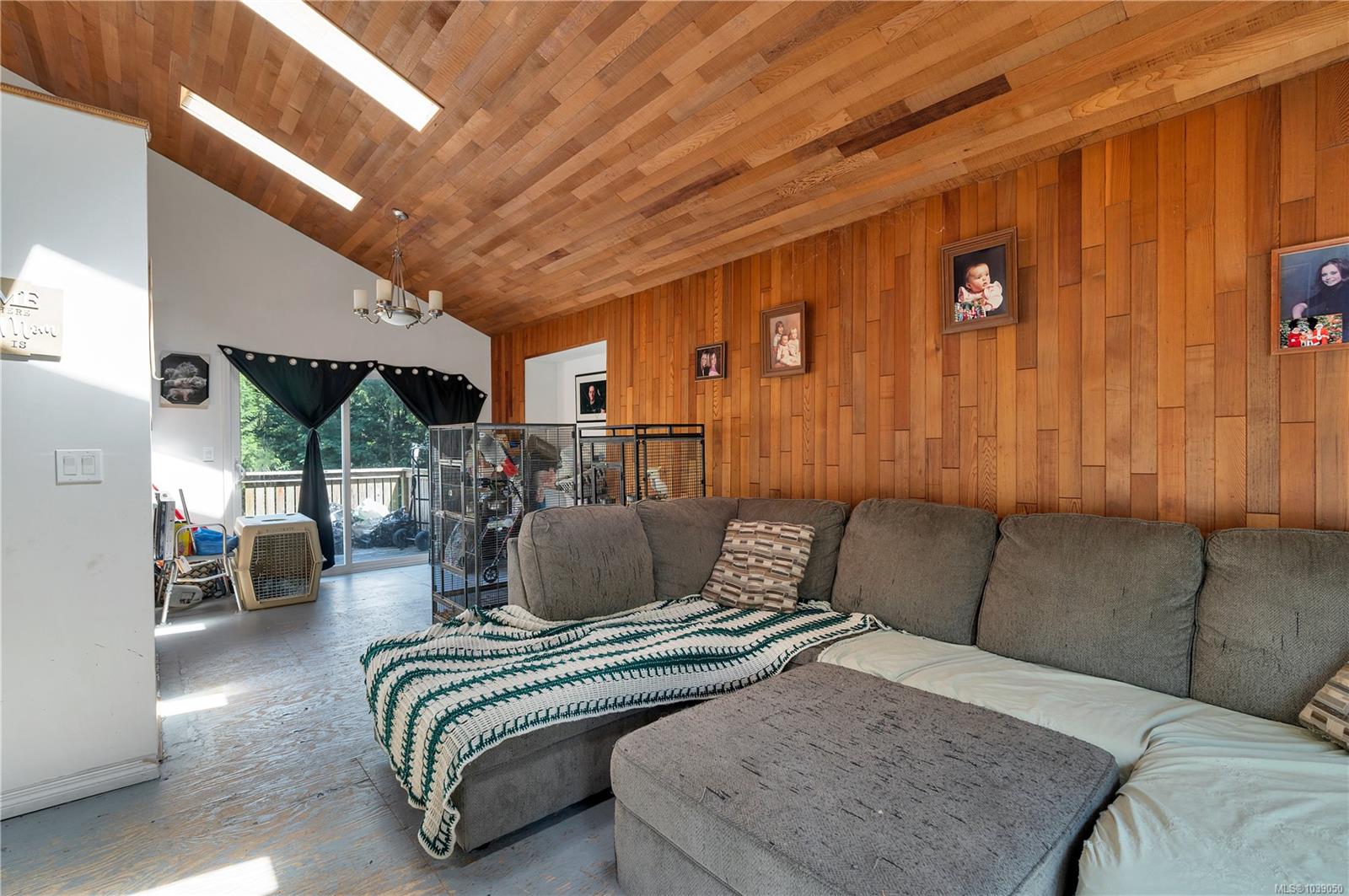 1376 Hooley Rd