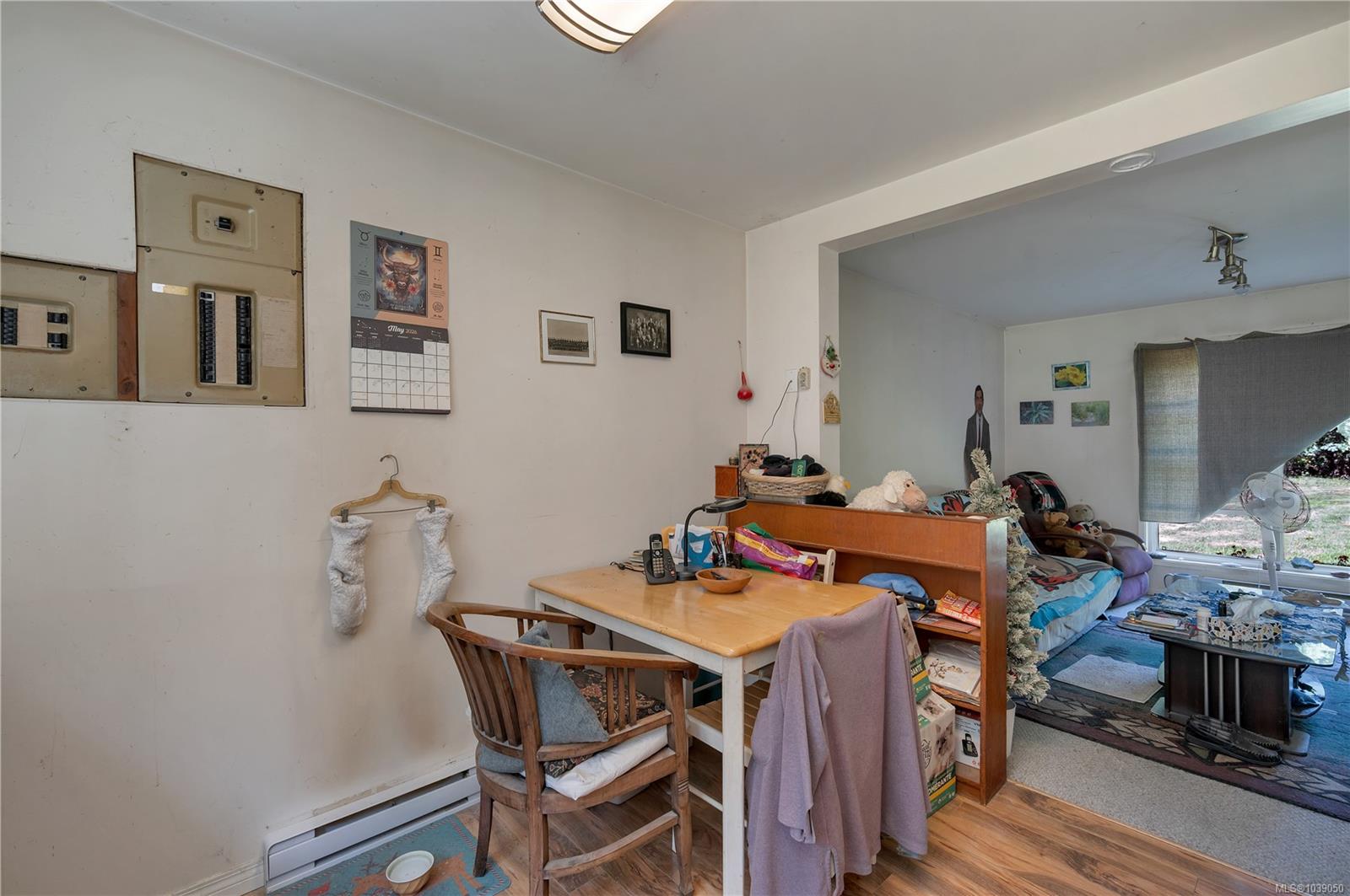 1376 Hooley Rd