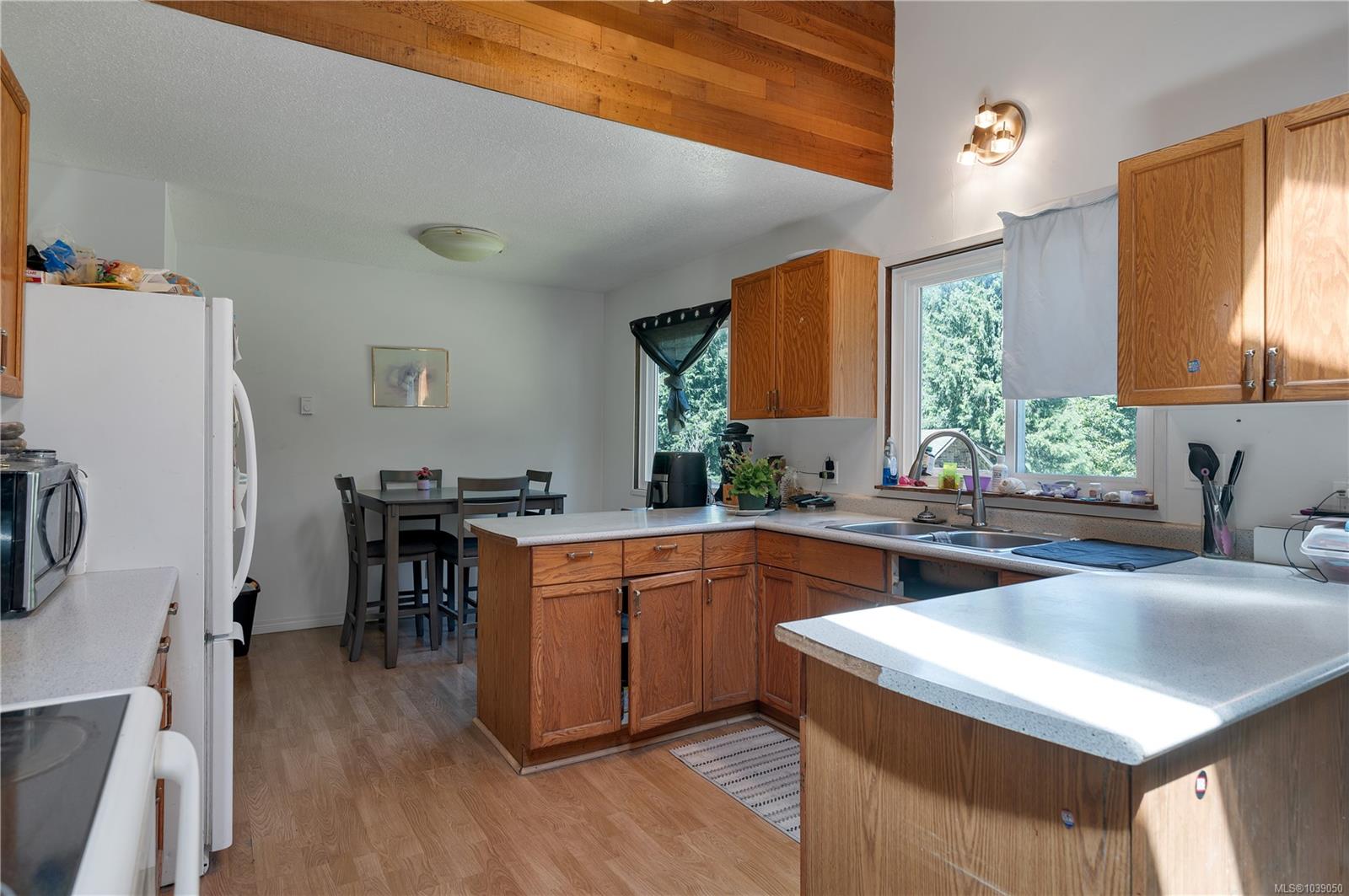1376 Hooley Rd