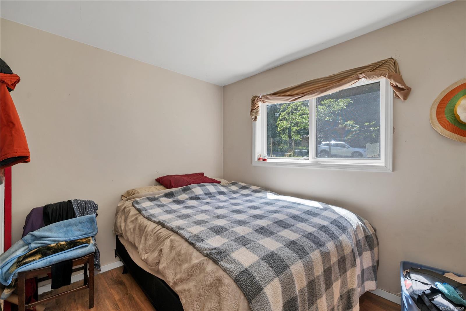 1376 Hooley Rd