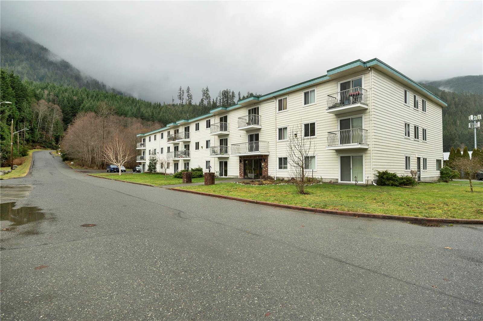 611 MacMillan Dr #307
