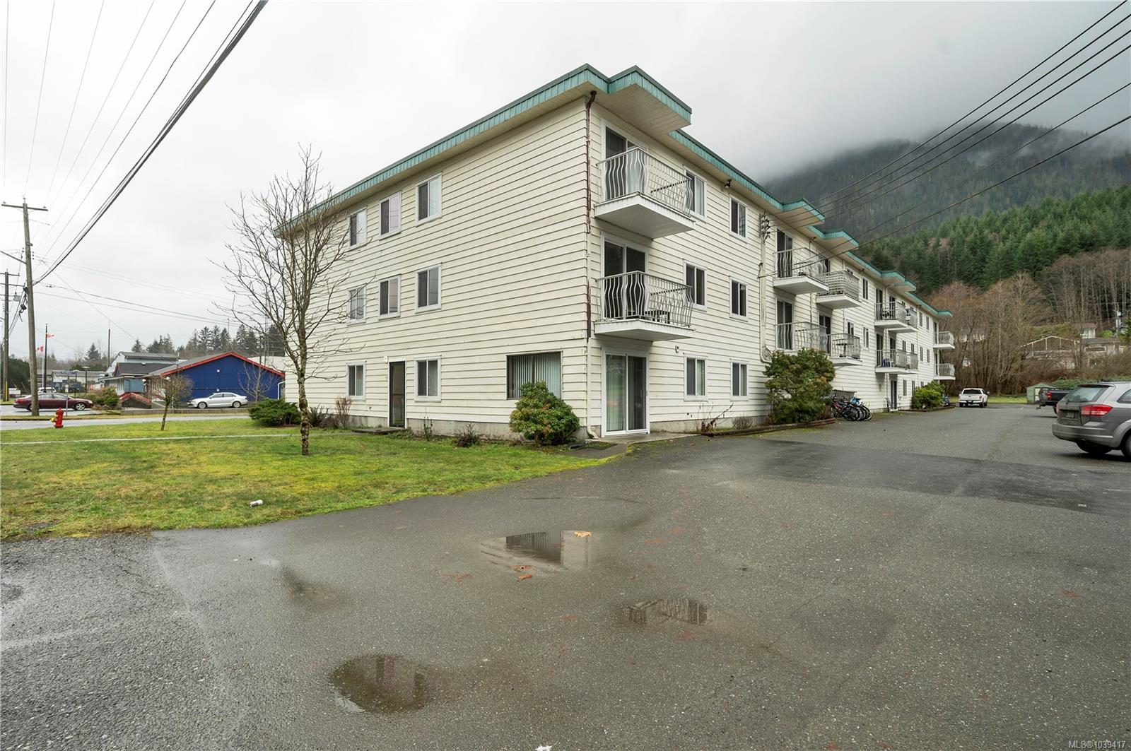 611 MacMillan Dr #307