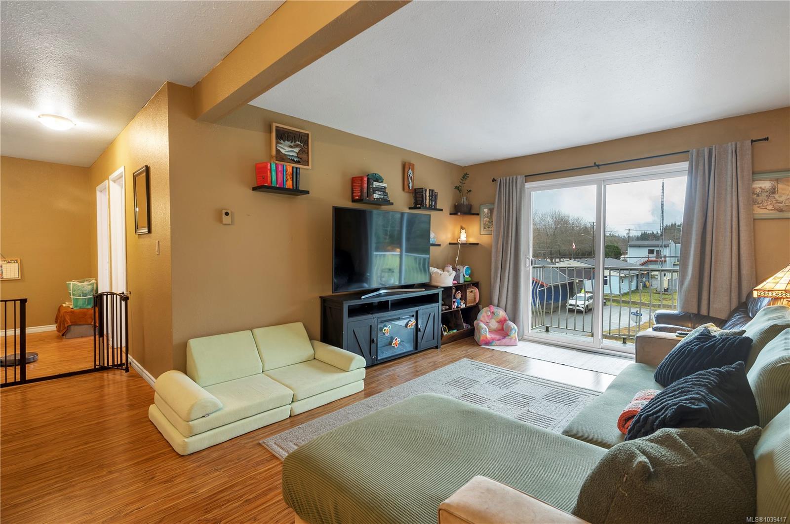 611 MacMillan Dr #307