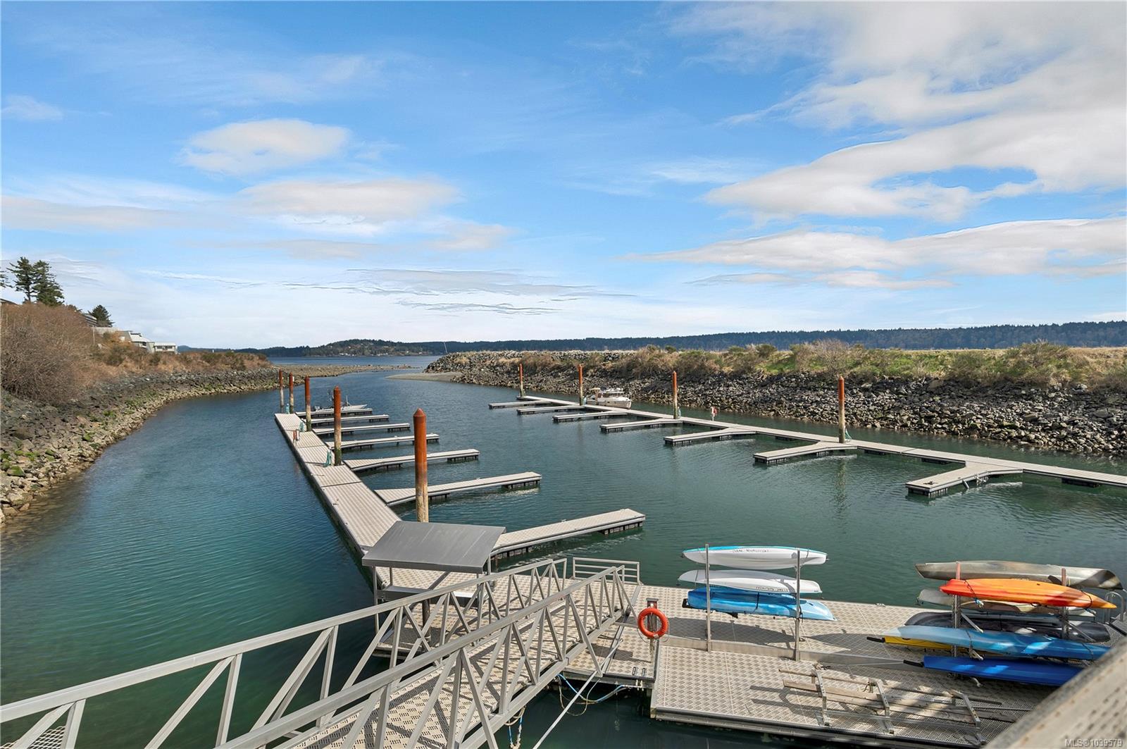 27 Island Hwy S #1202