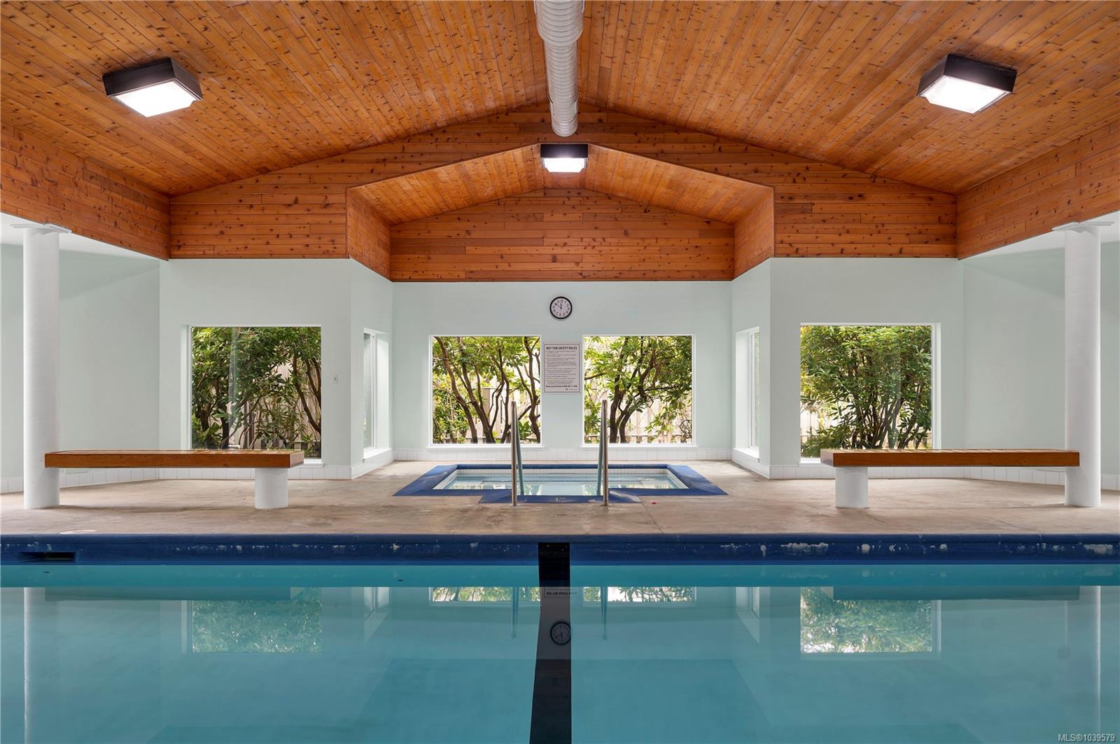 27 Island Hwy S #1202
