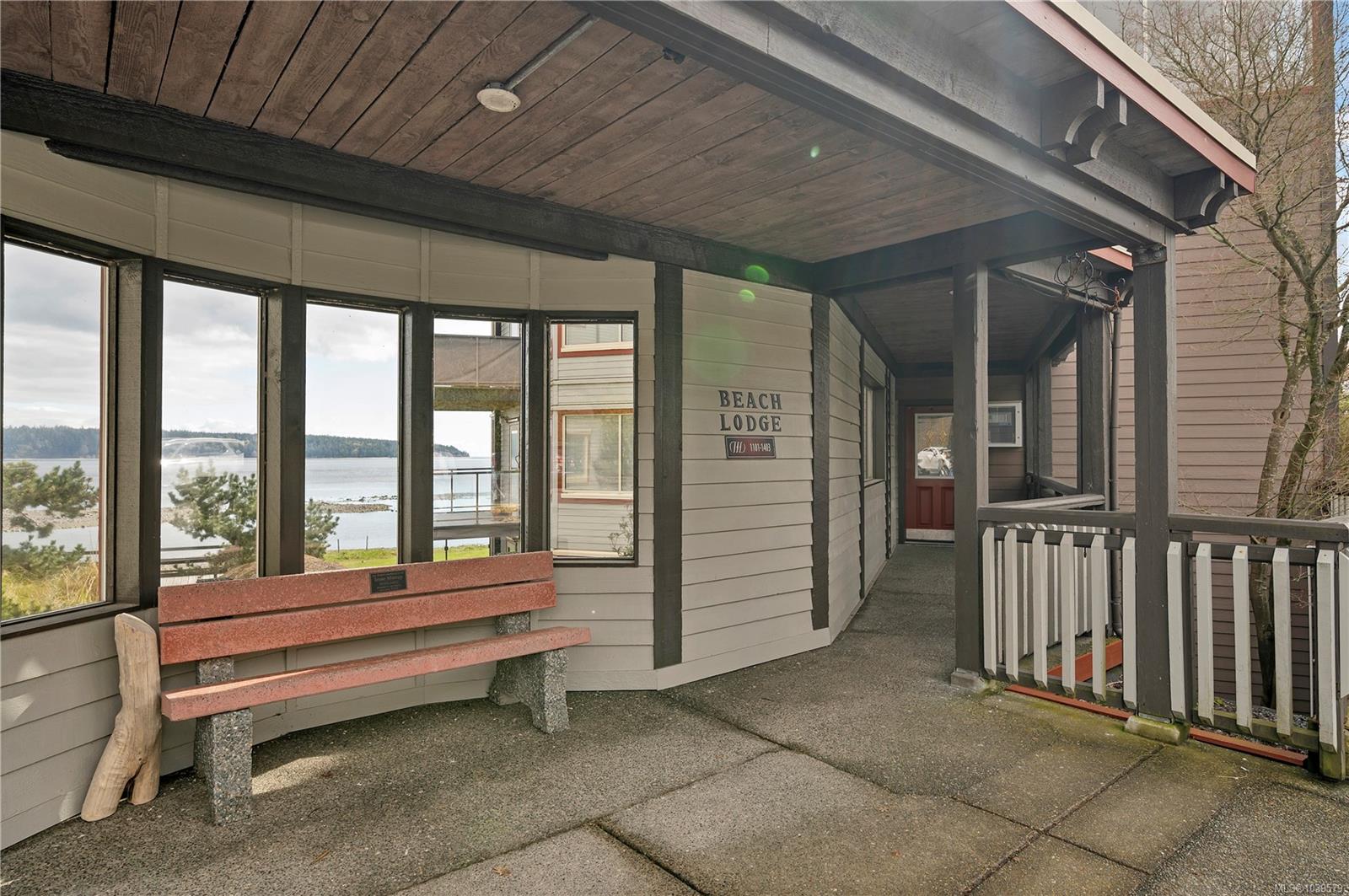 27 Island Hwy S #1202
