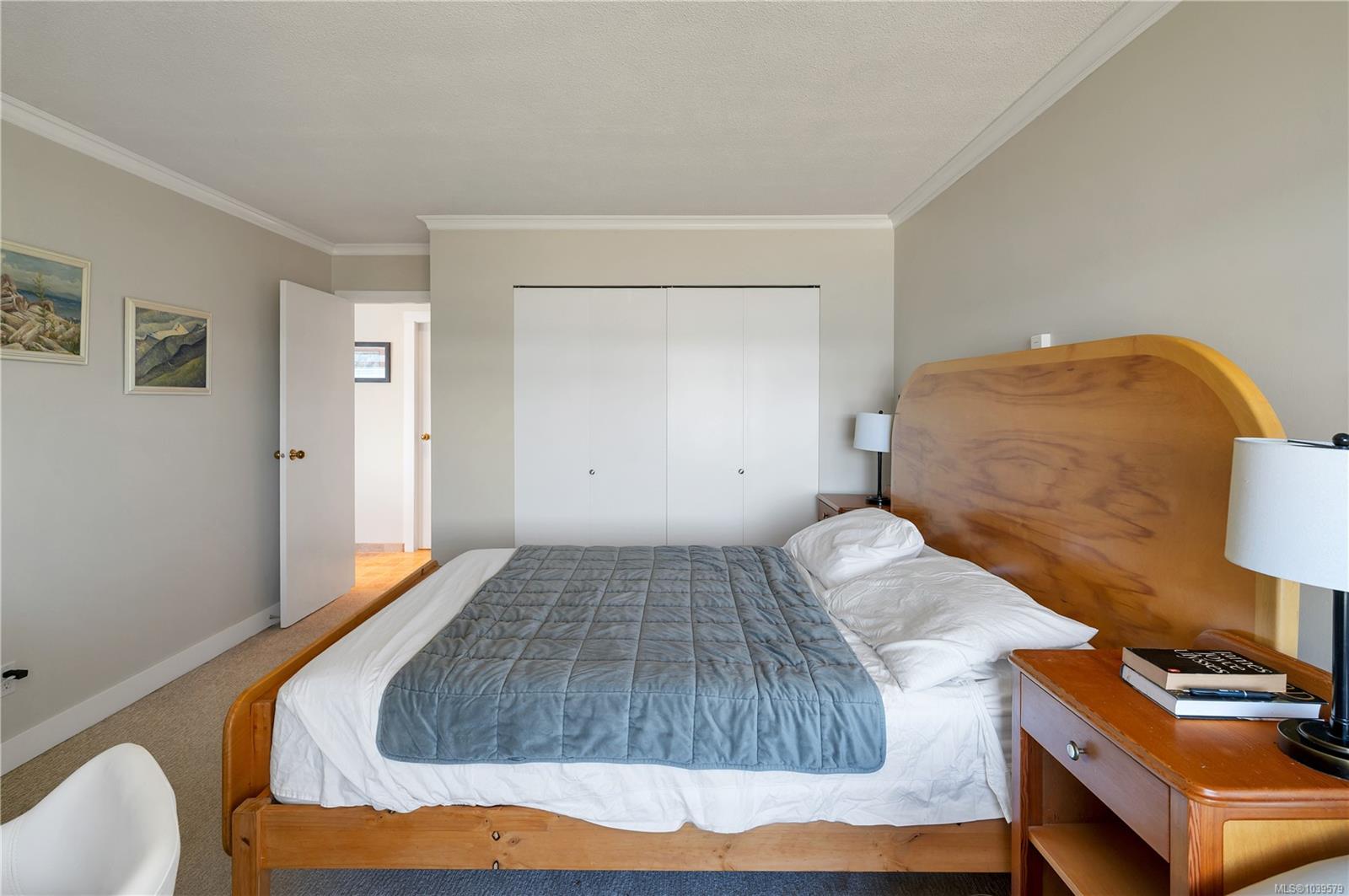 27 Island Hwy S #1202