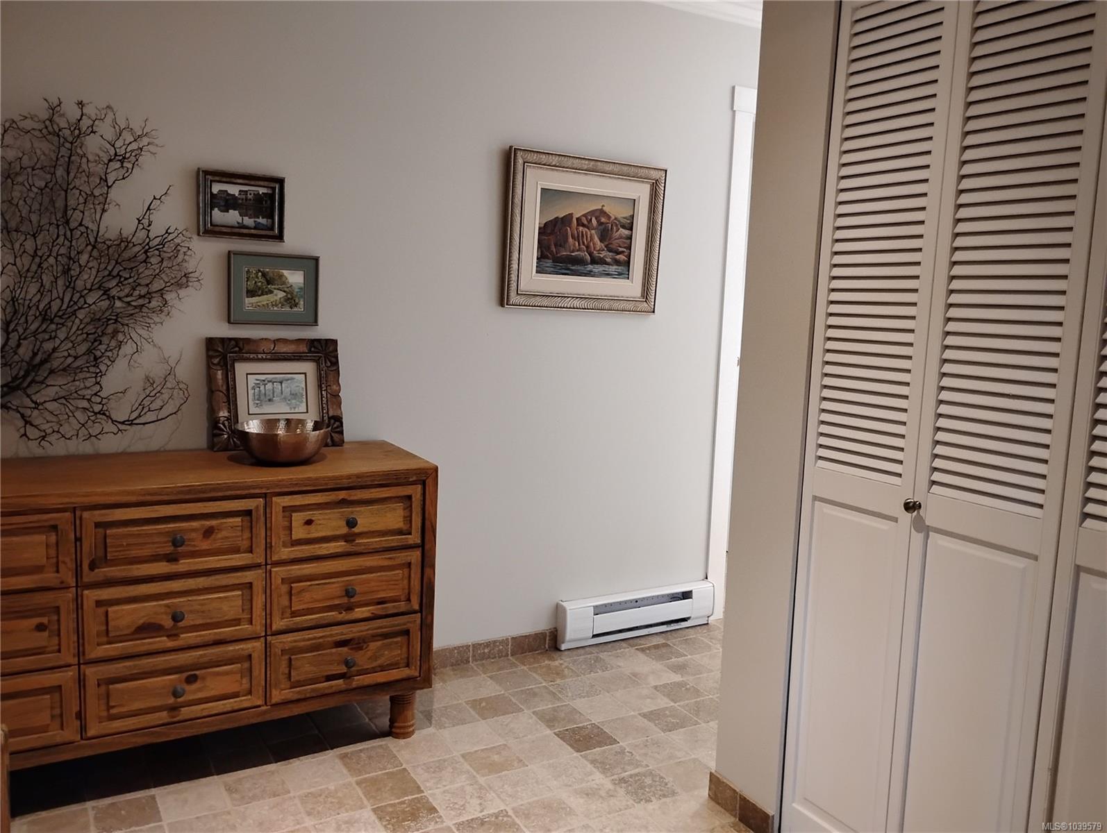 27 Island Hwy S #1202