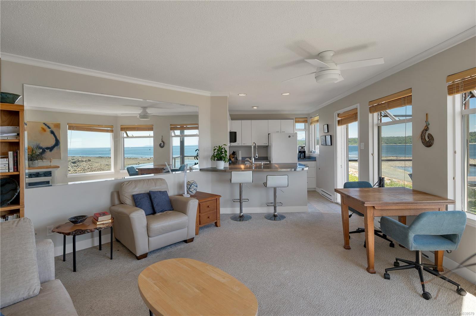 27 Island Hwy S #1202