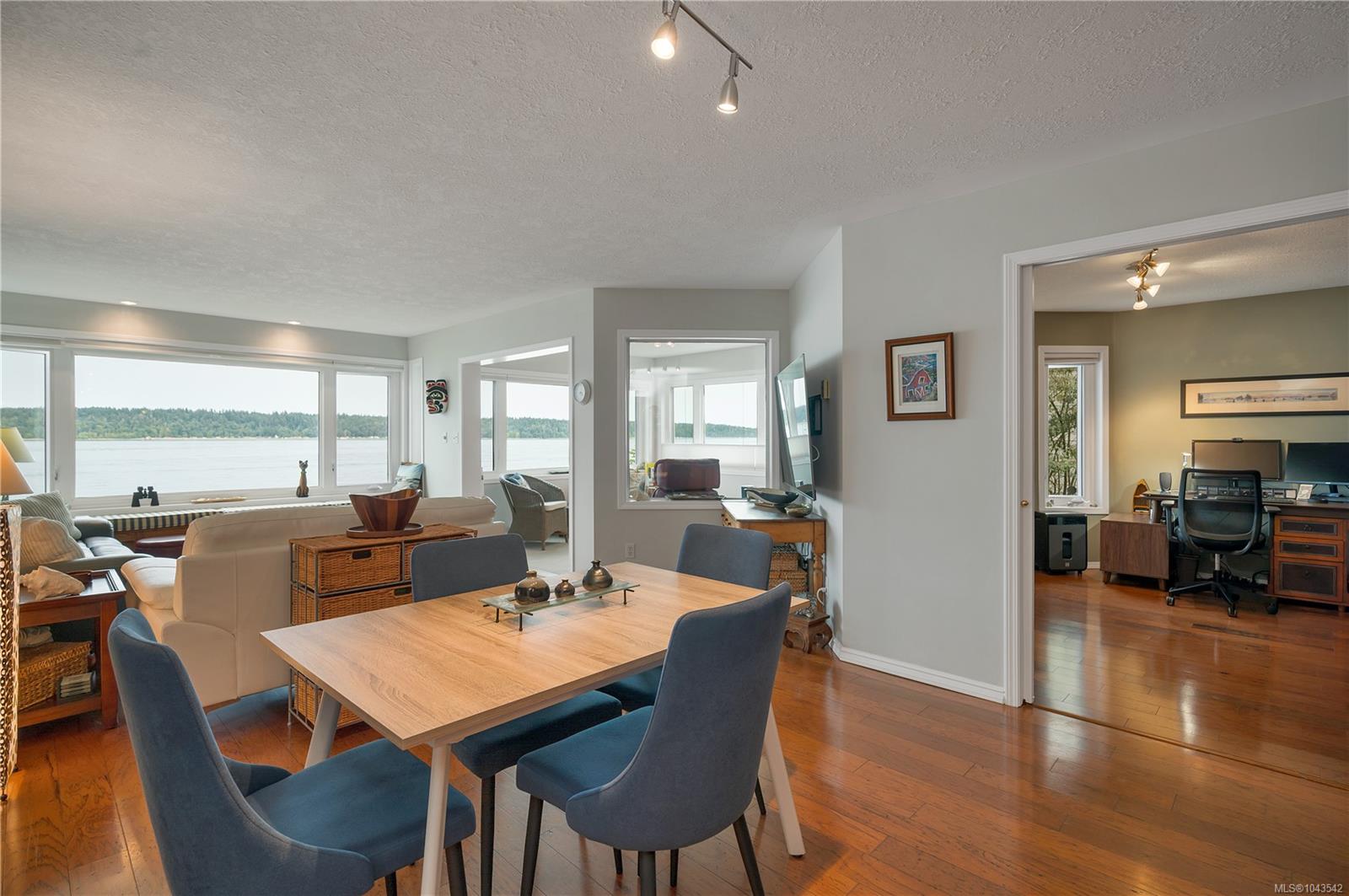 553 Island Hwy #2