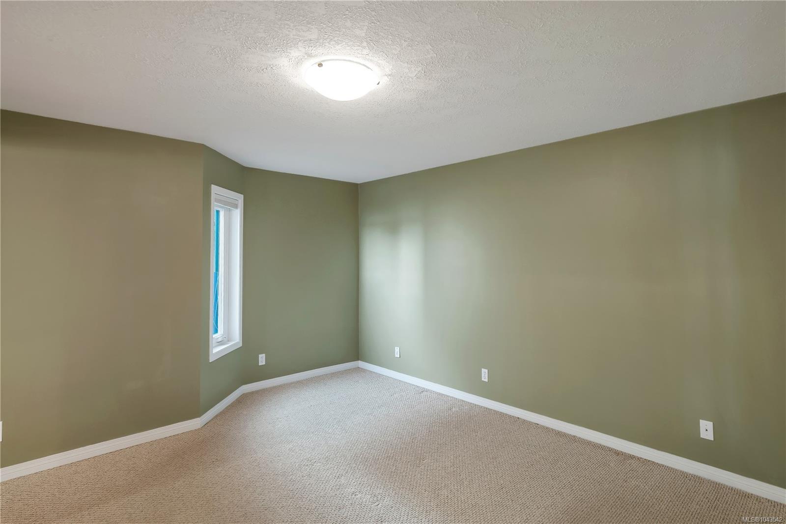 553 Island Hwy #2