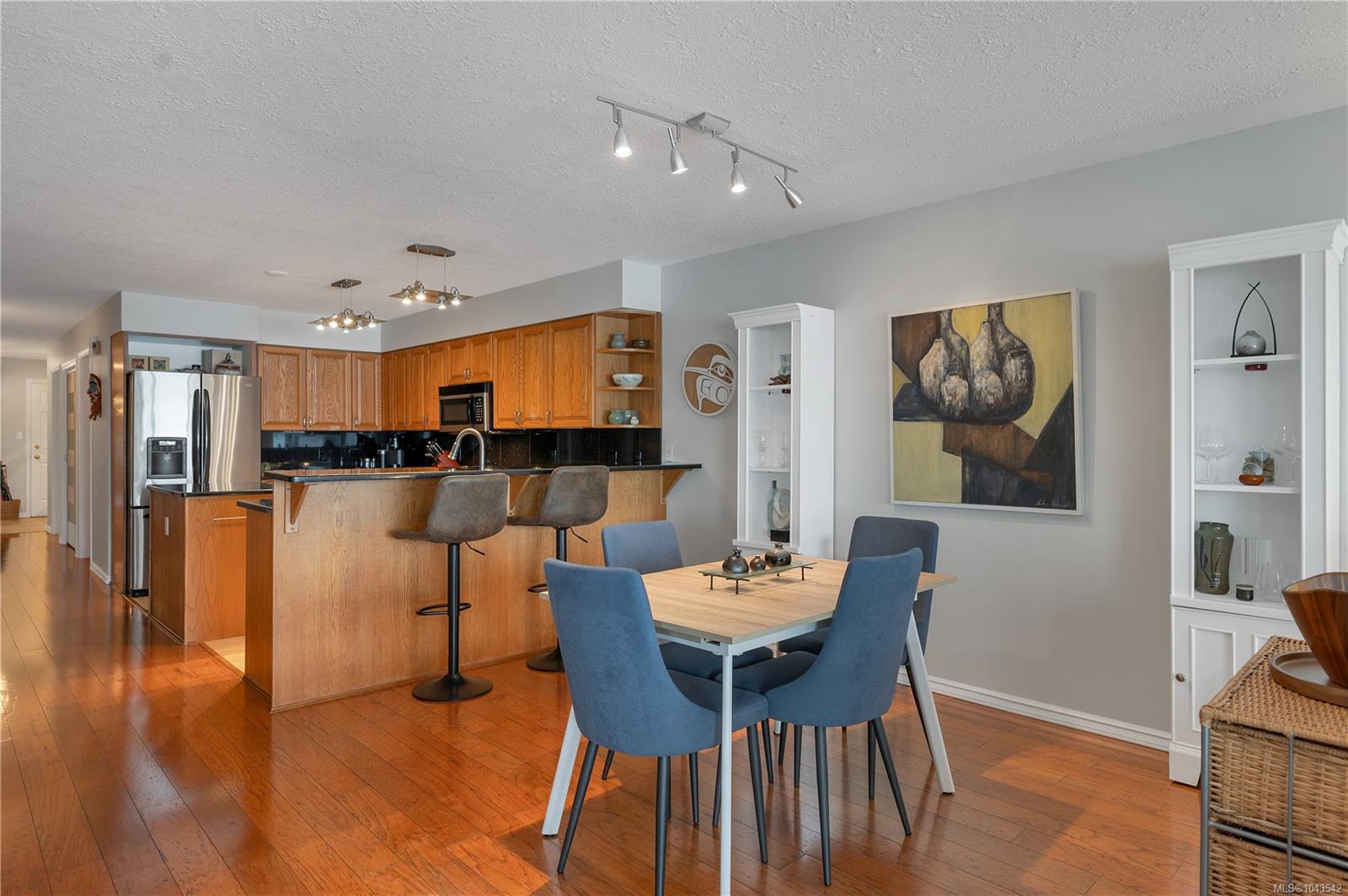 553 Island Hwy #2