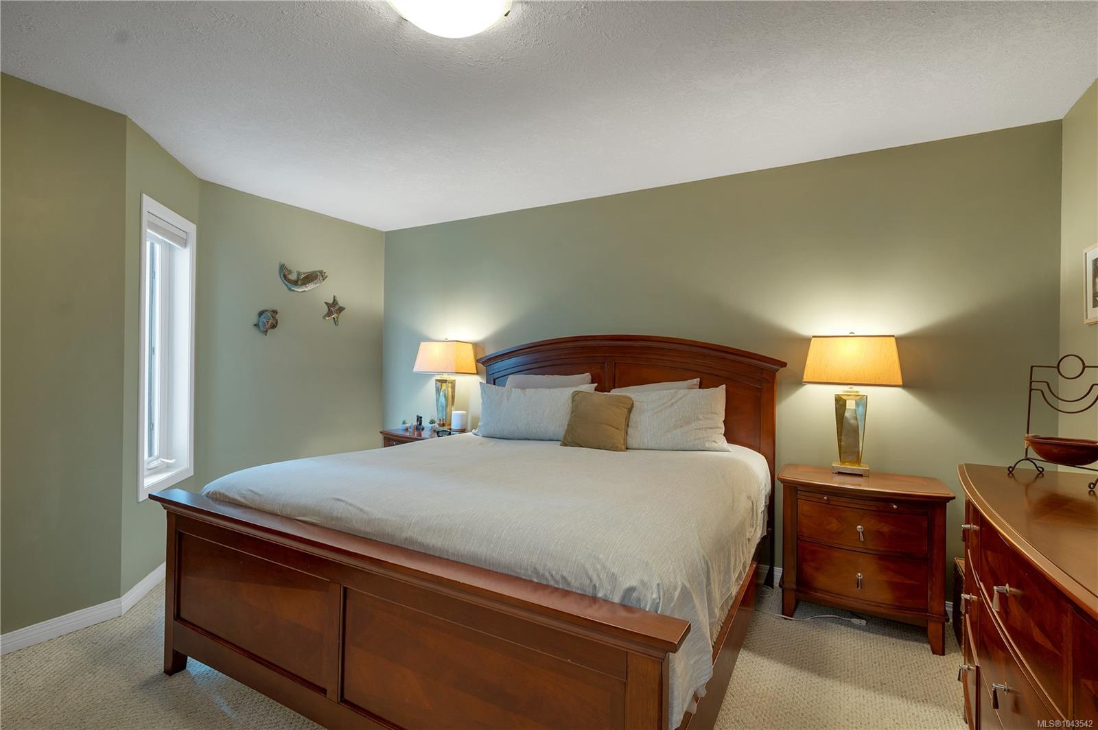 553 Island Hwy #2
