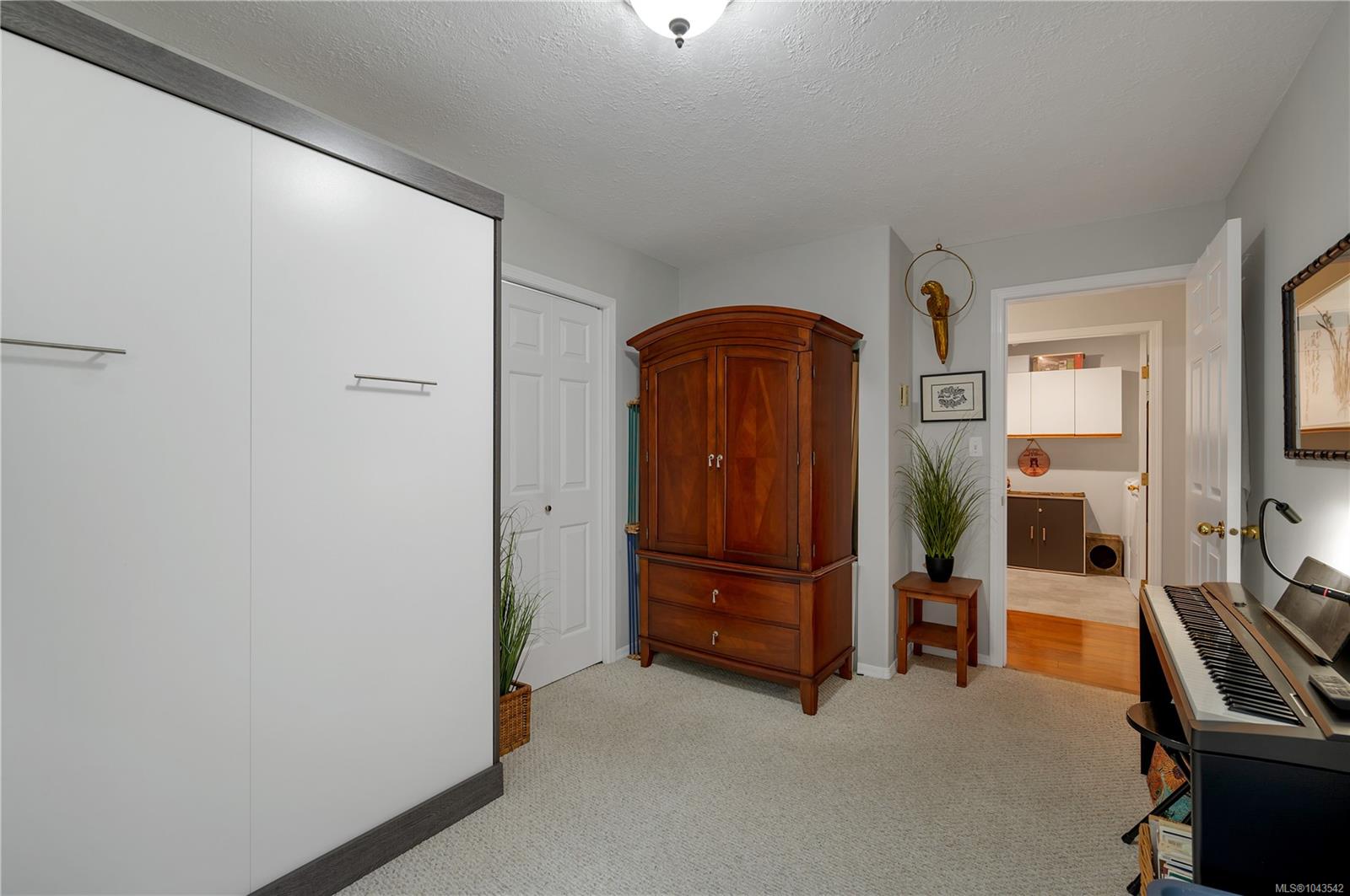 553 Island Hwy #2