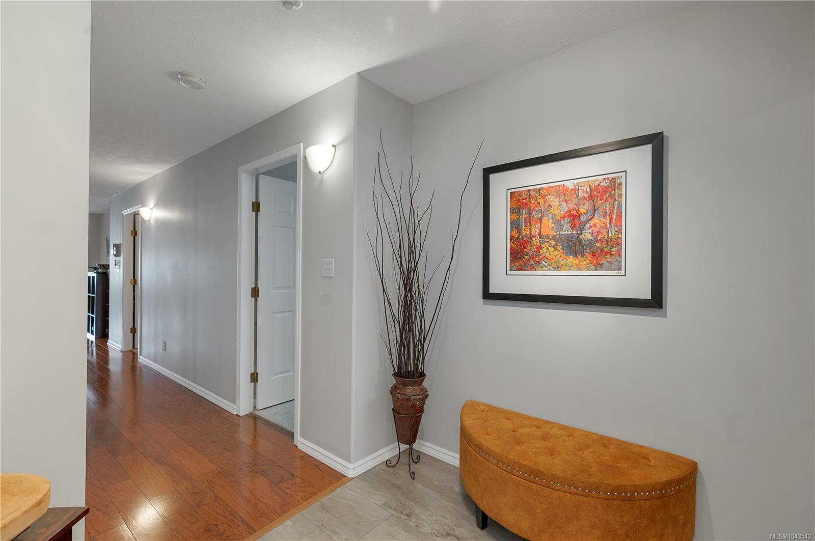553 Island Hwy #2