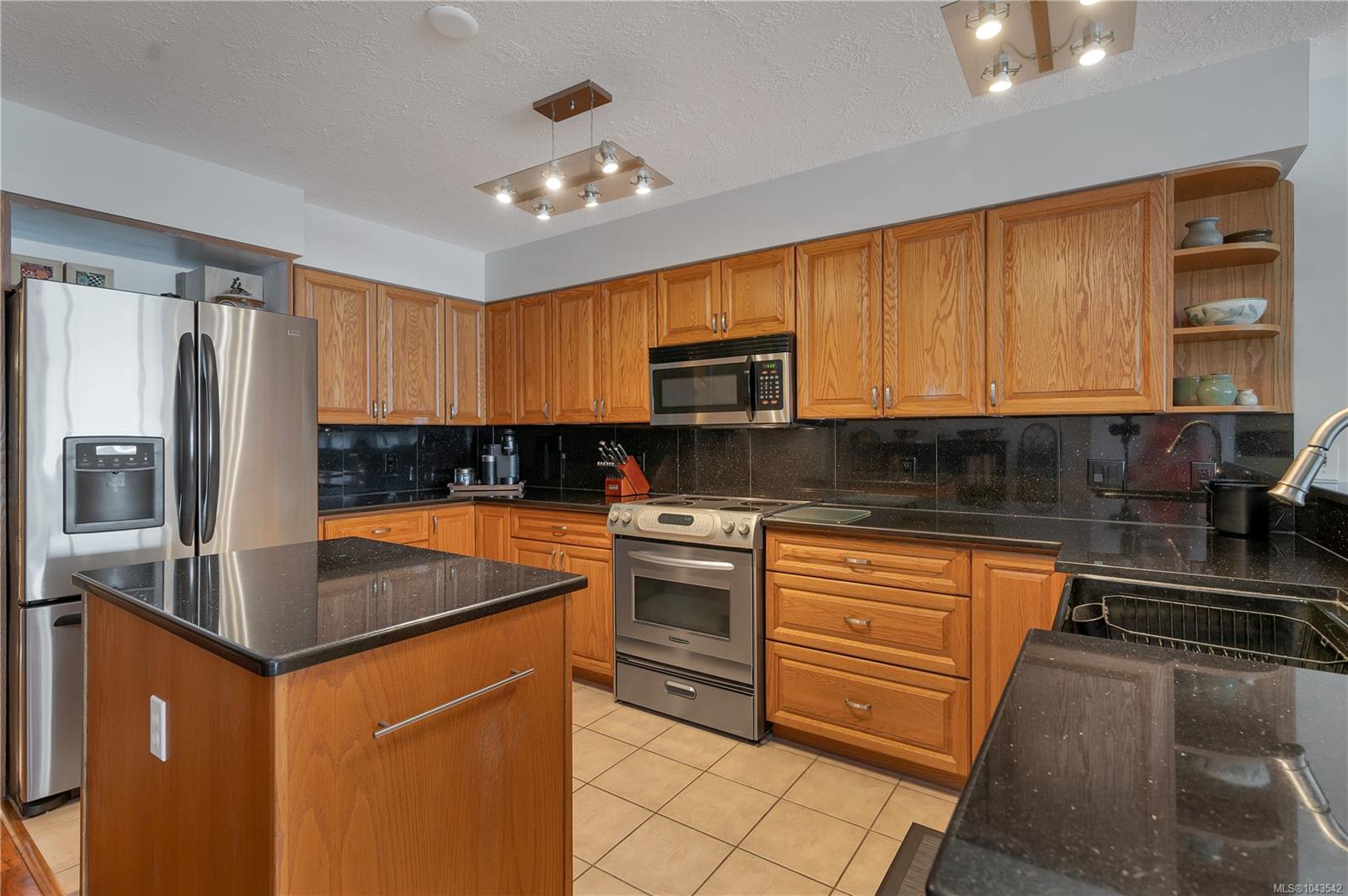 553 Island Hwy #2
