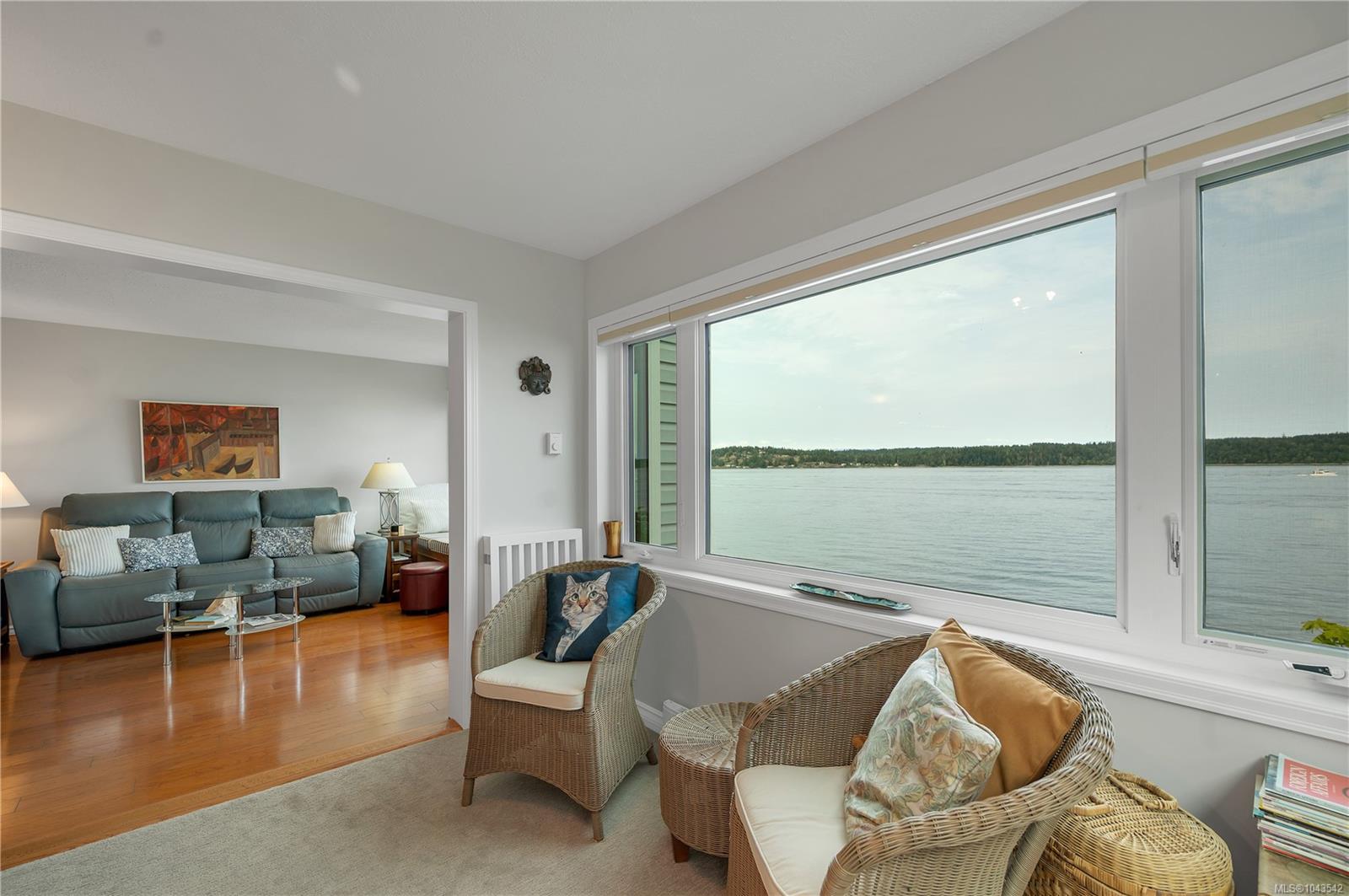 553 Island Hwy #2