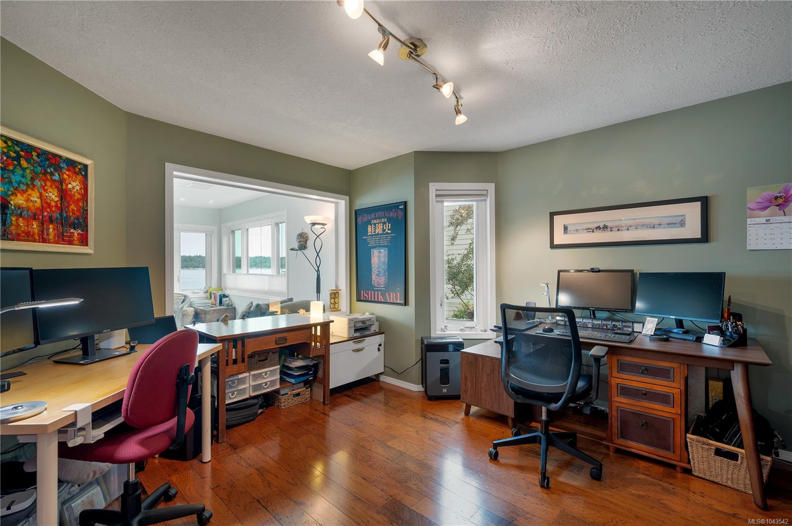 553 Island Hwy #2