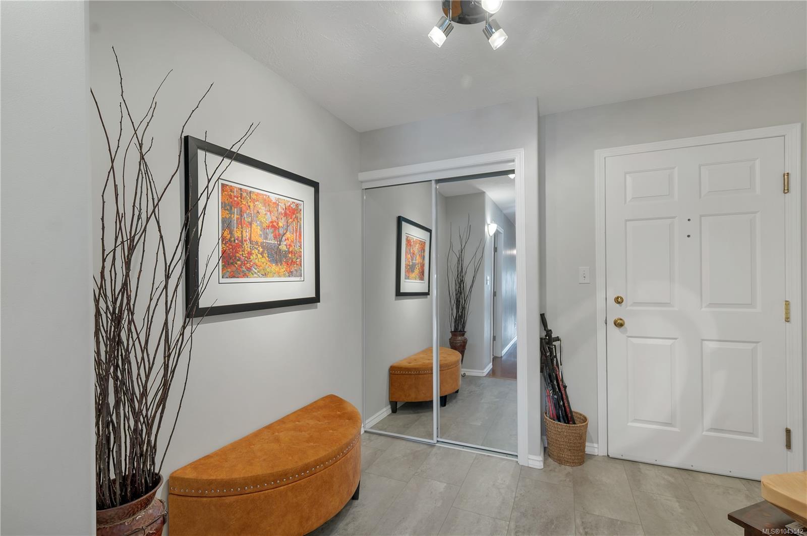 553 Island Hwy #2