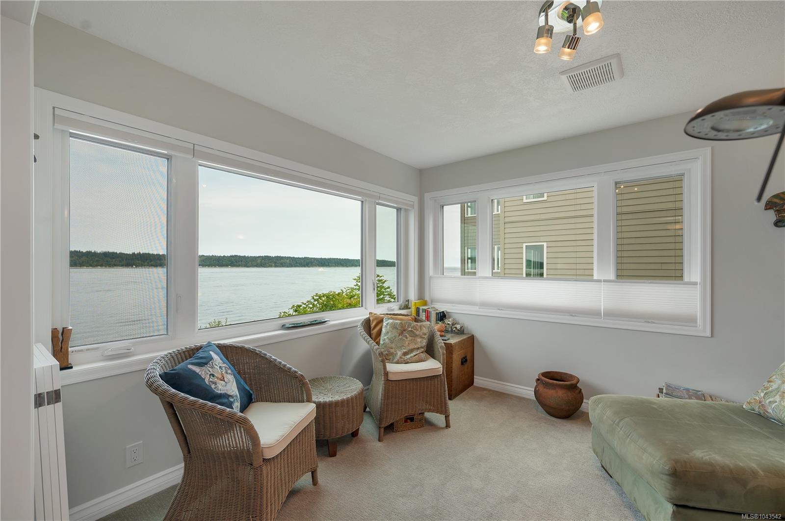 553 Island Hwy #2