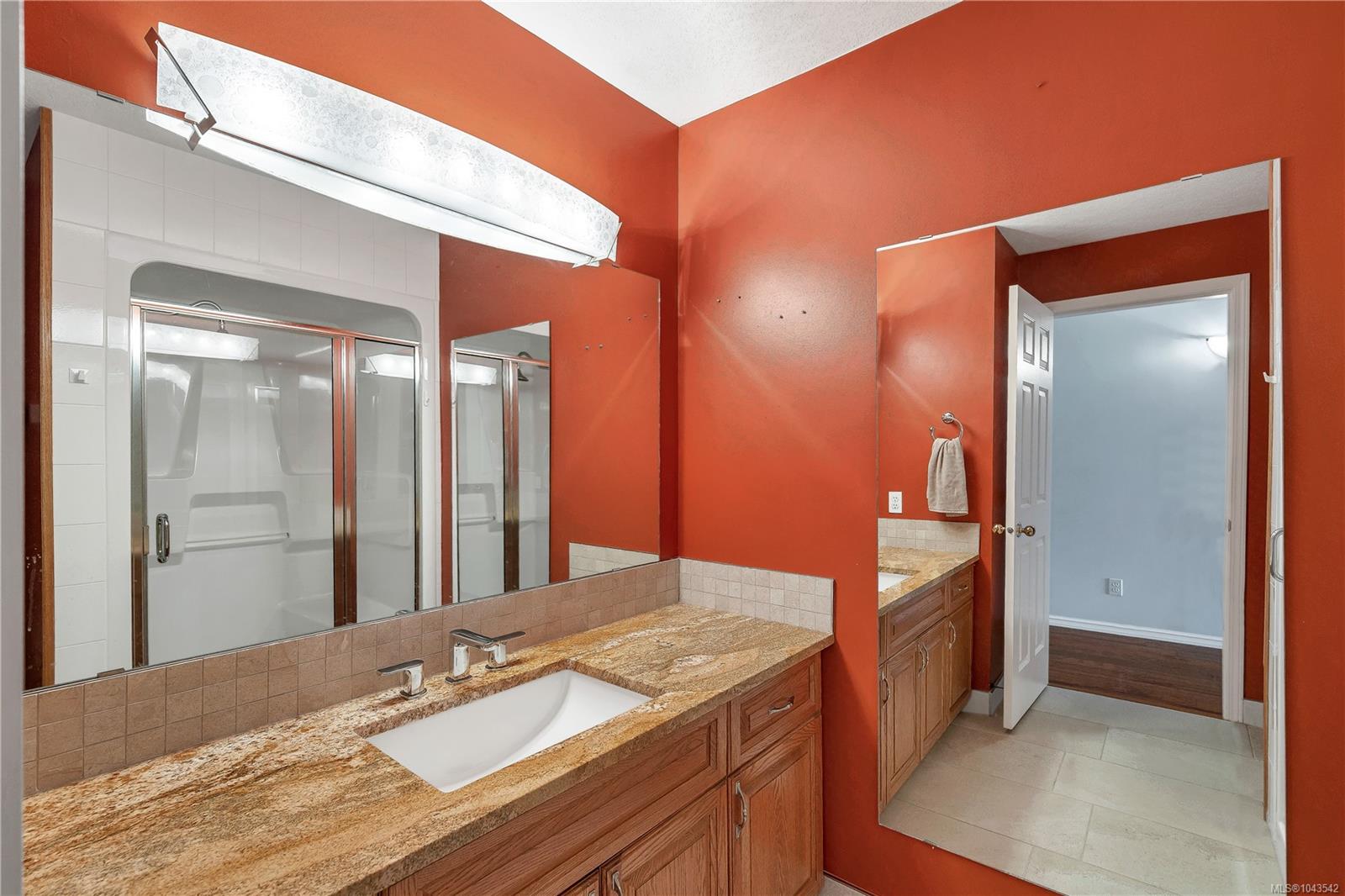 553 Island Hwy #2