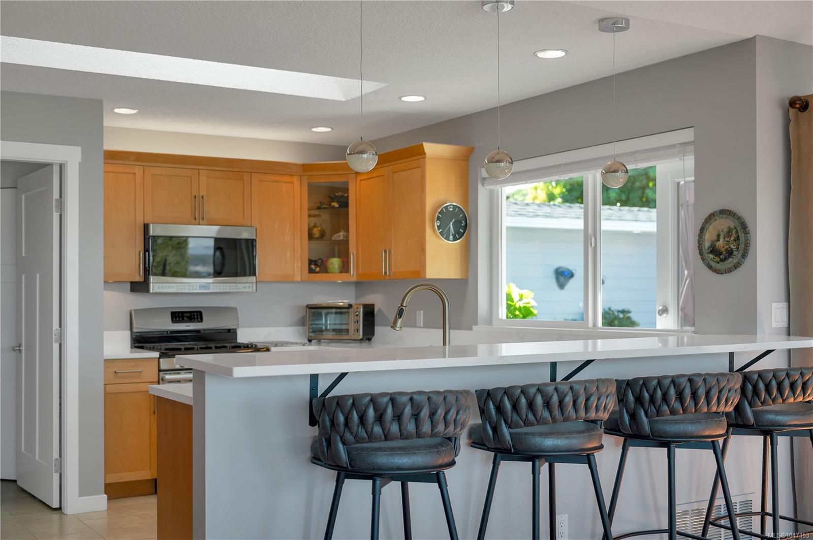 2962 Pacific View Terr