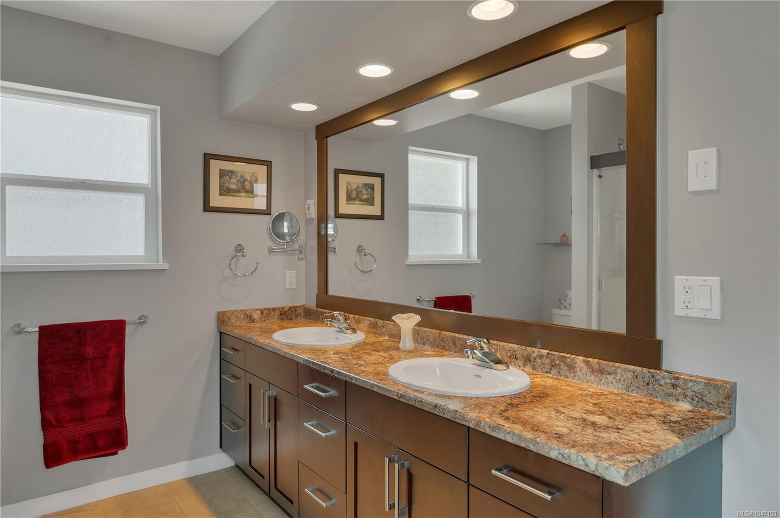2962 Pacific View Terr