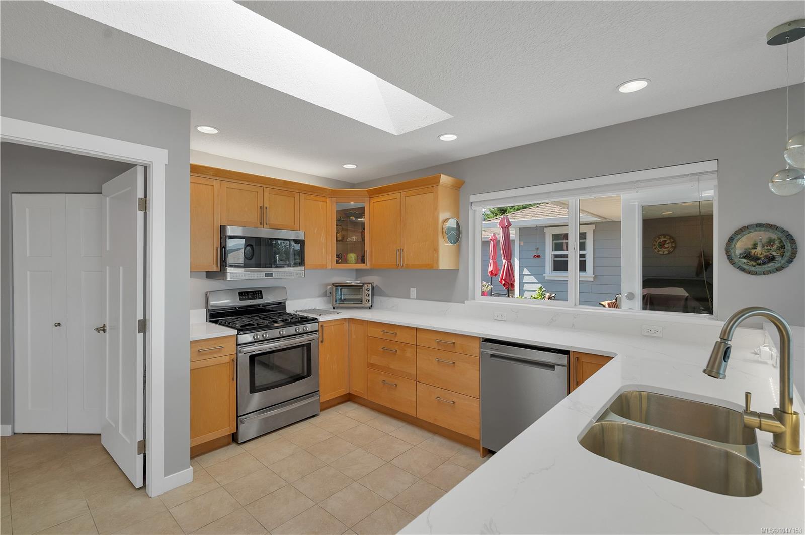 2962 Pacific View Terr