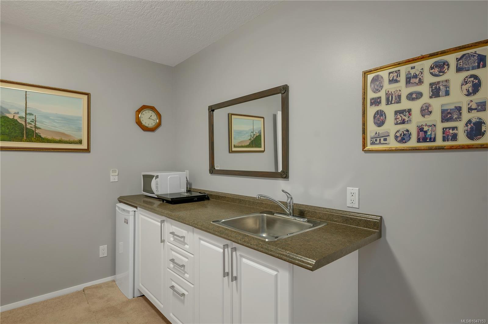 2962 Pacific View Terr