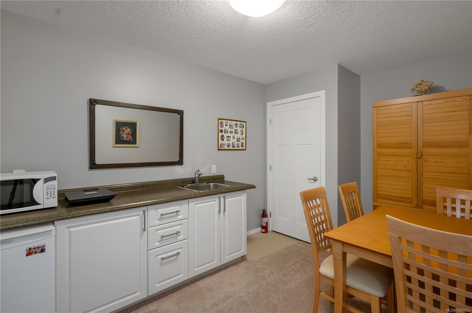 2962 Pacific View Terr