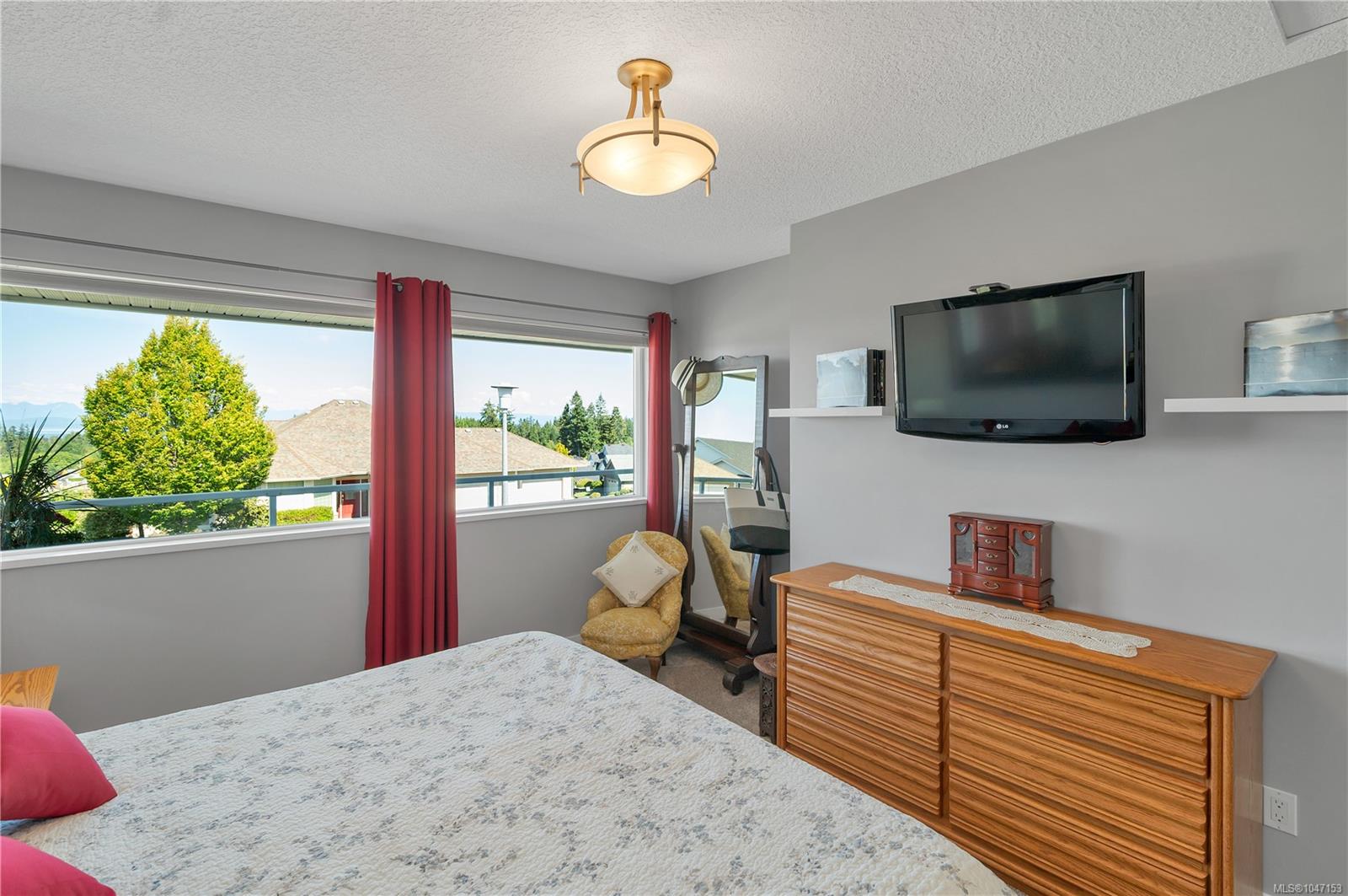 2962 Pacific View Terr