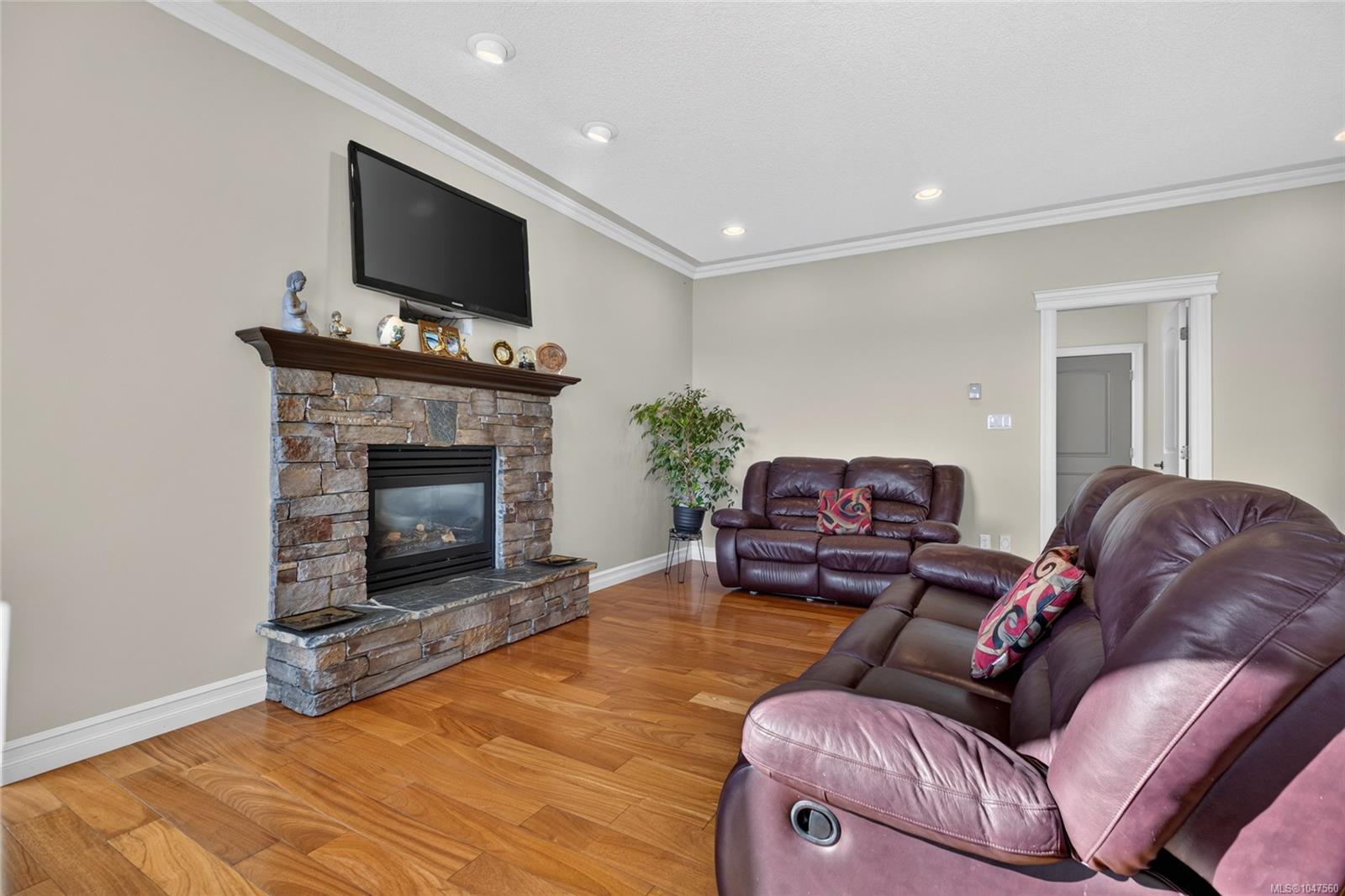 656 Mariner Dr