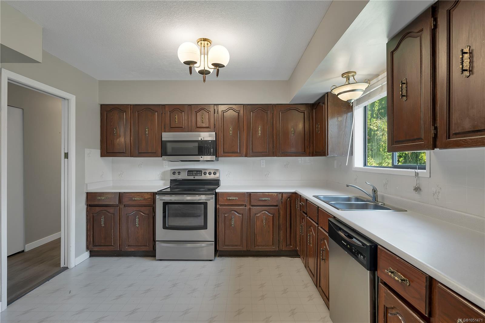 531 Savary Cres