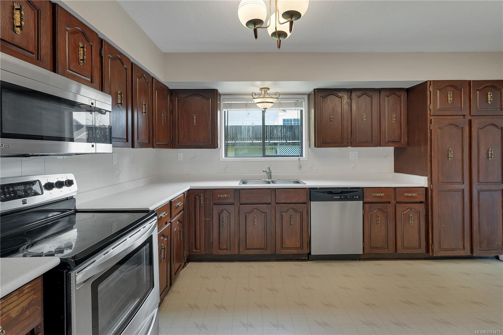 531 Savary Cres