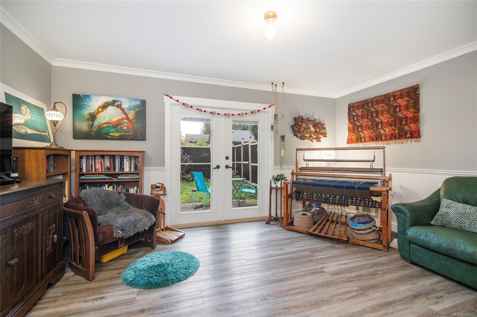 581 DOGWOOD St Unit: 5