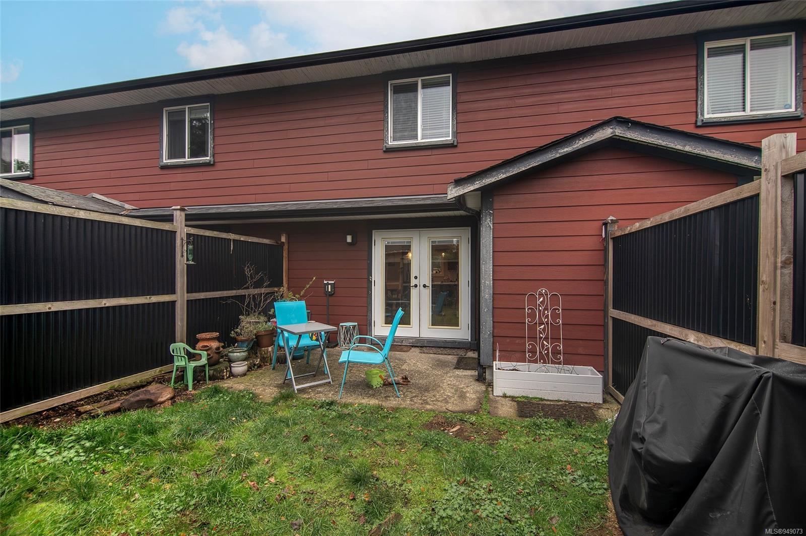 581 DOGWOOD St Unit: 5