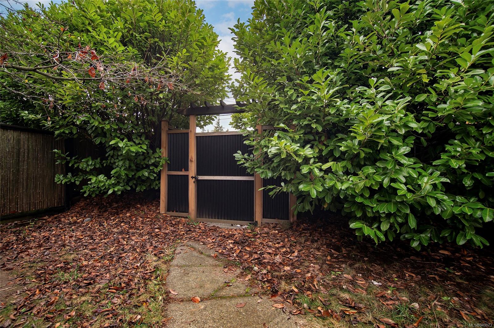 581 DOGWOOD St Unit: 5